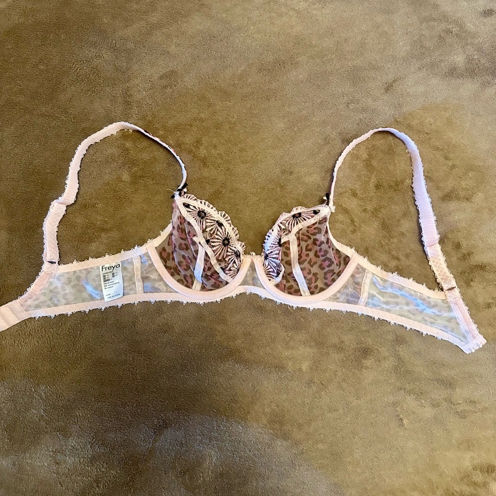 Freya Pink Bra - Picture 2 of 3